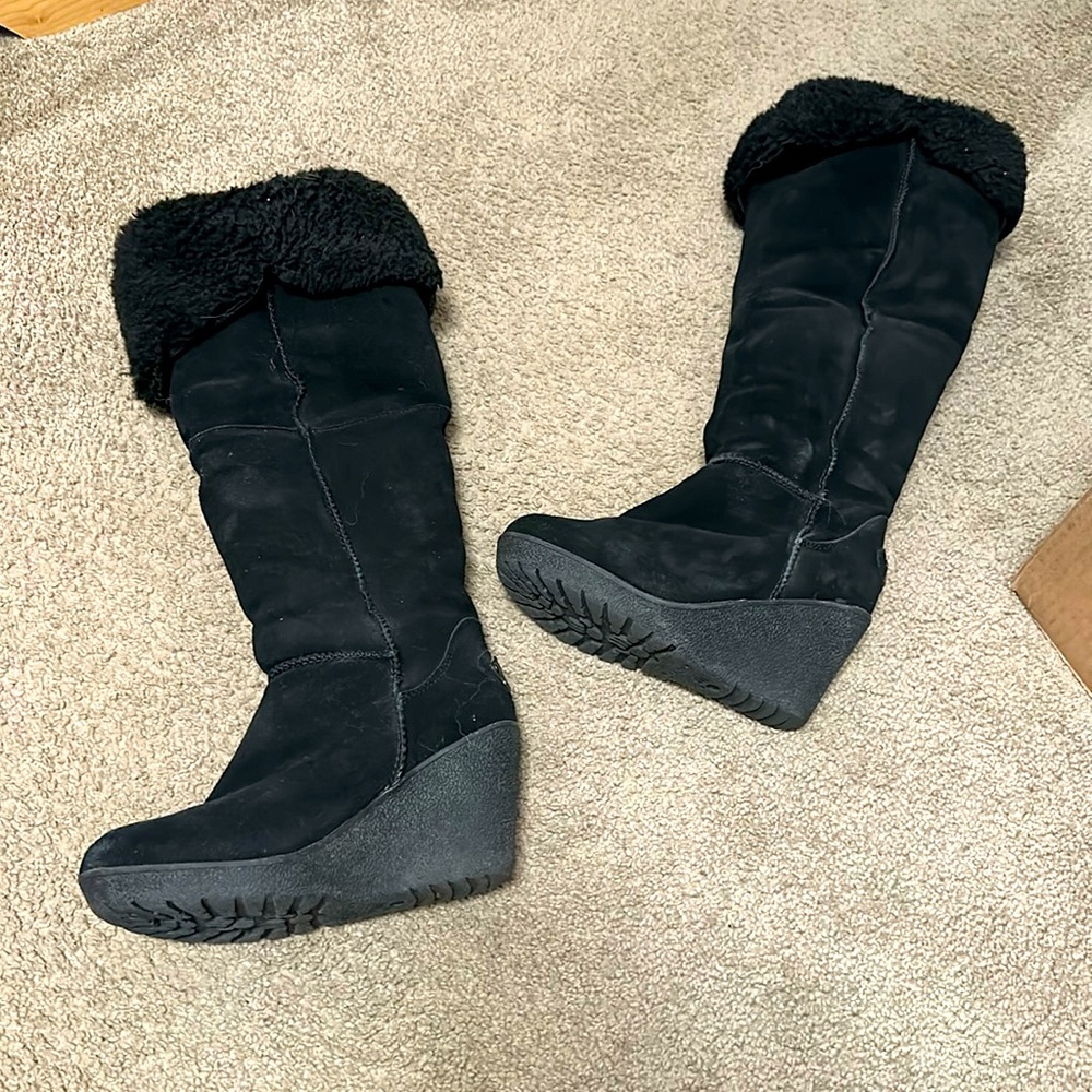 Bear paw black Wedge sheepskin lined boots